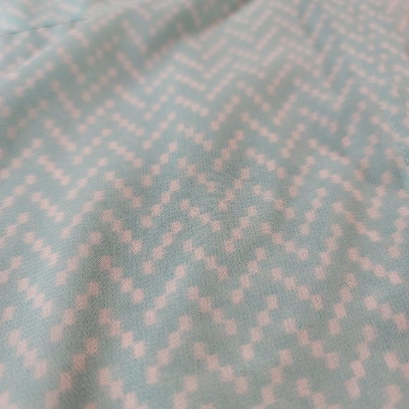 Candie's Sheer Chiffon Long Sleeve Blouse Roll Tab Sleeves Women's Size Large - Picture 4 of 12